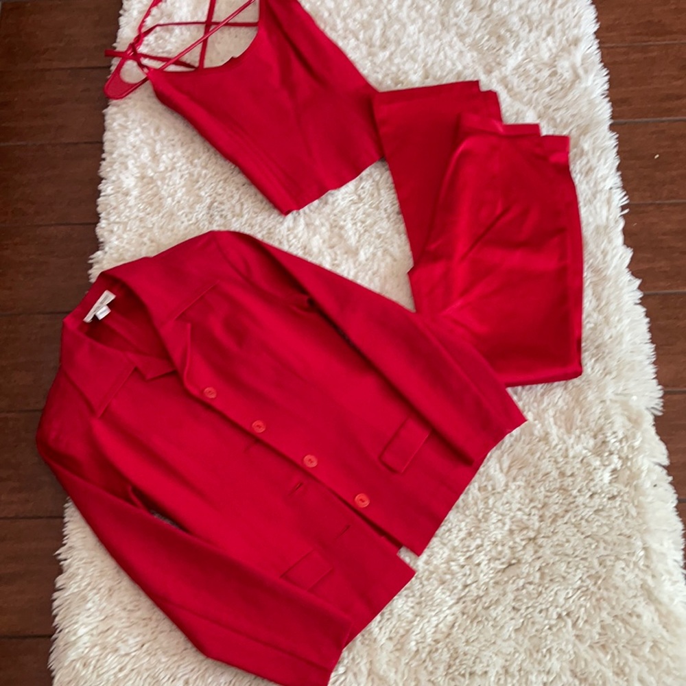 Bianca Nero Power Suit